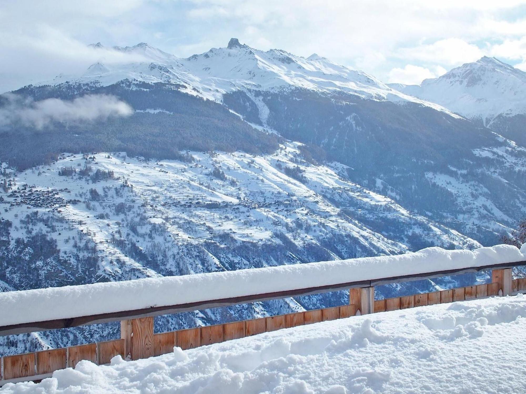 Mountain-View Chalet In Heremence With Terrace Eksteriør billede